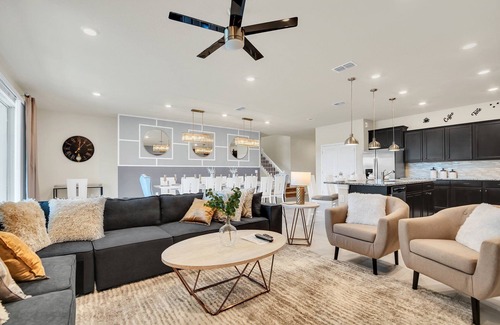 Davenport House | New Listing! Windsor Island, 10mi to Disney & 22mi to Universal - FS382048