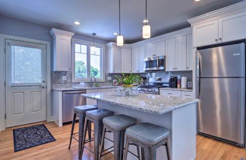 New London Apartment | New London Hideaway Near Beaches and Local Spots!