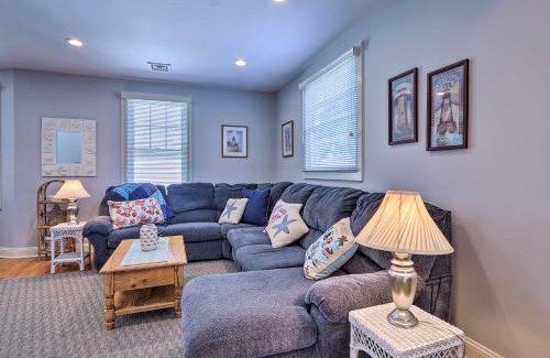 New London Apartment | New London Hideaway Near Beaches and Local Spots!