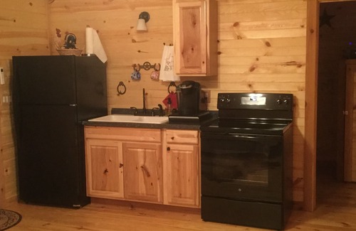 Fredericksburg House | New lower rates. Great reviews Elevated deck, Pet friendly, Romantic scenic
