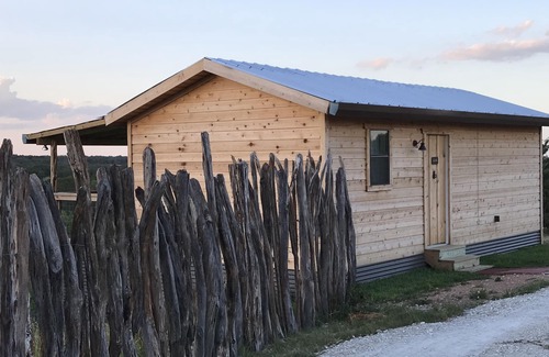 Fredericksburg House | New lower rates. Great reviews Elevated deck, Pet friendly, Romantic scenic