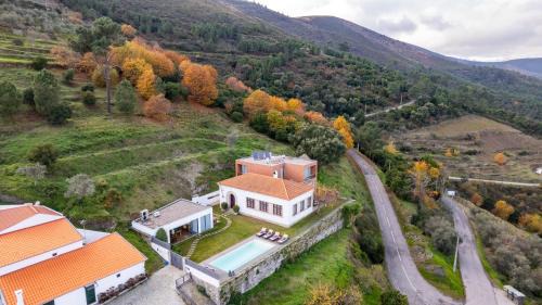 Gouvaes Villa | NEW! Lugar das Letras
