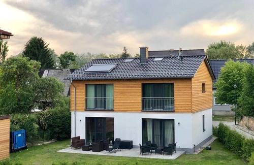Storkow Apartment | New: Luxurious apartment with lake view and garden [No. 1]