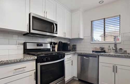 Ceres House | New Luxury apartment: spacious 2 beds 1 bath