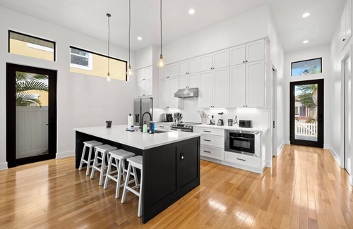 Historic Uptown House | NEW Luxury Downtown Pool Retreat/Walk to Central Ave/Heated Salt Water Pool