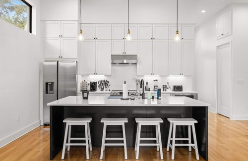 Historic Uptown House | NEW Luxury Downtown Pool Retreat/Walk to Central Ave/Heated Salt Water Pool