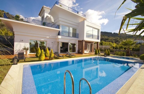 Canillas de Albaida Villa | New luxury villa, 5 bedrooms, 5 bathrooms, private pool