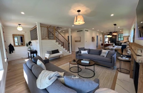 New Buffalo House | New luxury home steps to downtown w/yr round heated pool