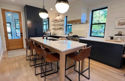 New Buffalo House | New luxury home steps to downtown w/yr round heated pool