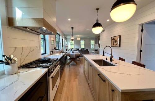 New Buffalo House | New luxury home steps to downtown w/yr round heated pool