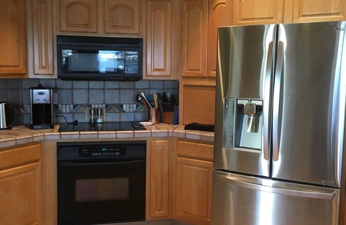 Arrowhead Lakes House | NEW! Luxury Lakefront Estate with Pool and Putting Greens