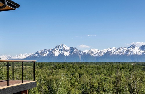 Gateway House | *NEW* Luxury Living close to popular hiking & skiing in Palmer Wasilla