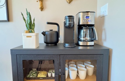 State College House | New Luxury Townhouse, Mins to PSU, Hosts 8 Guests by Orchid Lane Luxury Properties