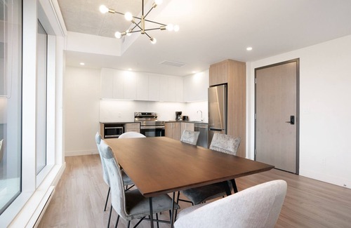 Quartier des Spectacles Apartment | New Luxury Unit in Heart of MTL 902 | Metro access