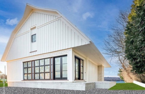 Montauk House | New Luxury Waterfront Modern Barn Style Home | Yearly or Seasonal Rental