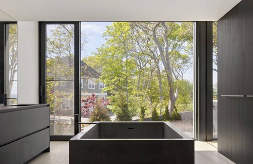 Hamptons House | New Minimalist Waterfront