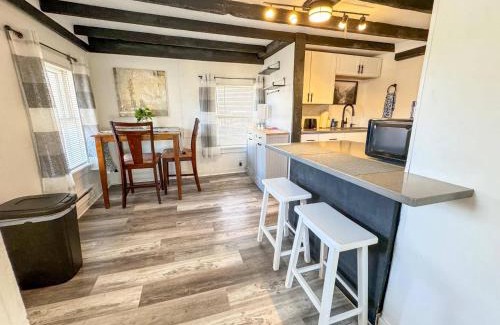 Hooksett Apartment | NEW - Mins to Manchester - Concord - River Views