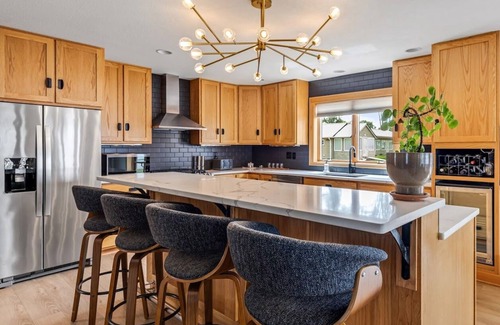 Buffalo City House | NEW Mississippi Riverfront Sunset House - family, friends & river come together