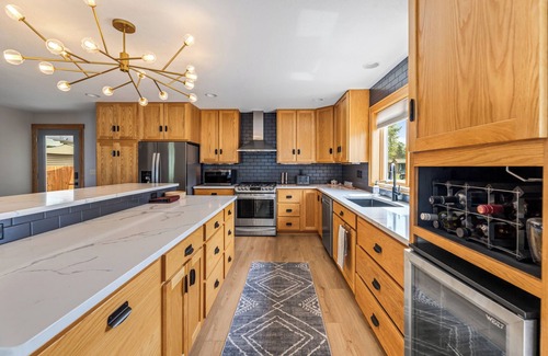 Buffalo City House | NEW Mississippi Riverfront Sunset House - family, friends & river come together