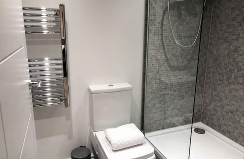 Manchester City Centre Apartment | NEW & MODERN ★ 13min to City Centre ★ FREE Parking