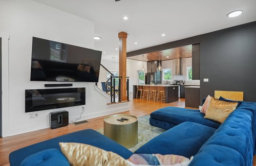Summerhill House | New Modern 4BR Smart Home Downtown Atlanta GWCC
