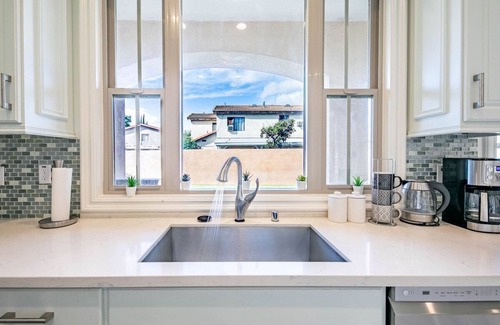 Rosemead House | "New & Modern Home in · PerfectLargeParty/DtownLA/Beaches/DisneyUniversal