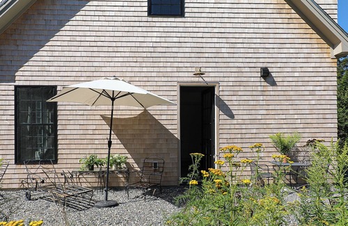 Bernard House | New Modern Retreat in Bernard