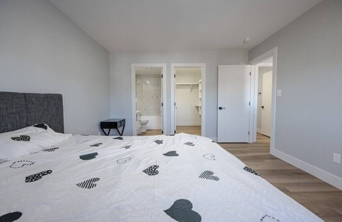 Grande Prairie House | New Modern Townhome | Stocked Kitchen | Free WiFi