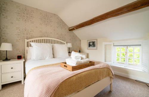 Moreton-in-Marsh House | NEW Moreton Cottage Central Garden Pass The Keys