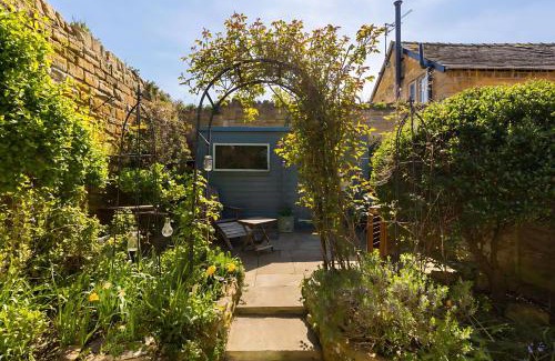 Moreton-in-Marsh House | NEW Moreton Cottage Central Garden Pass The Keys