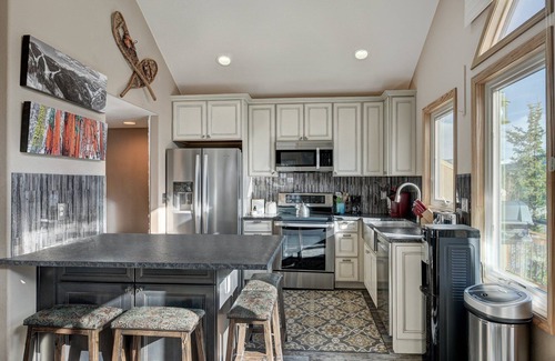 The Reserve House | New Mt Royal Retreat Near Downtown Frisco - Hot Tub & Breathtaking Views