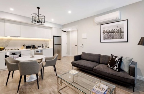 Glen Iris Apartment | NEW! One Bedroom Standard at Manhattan Apts Glen Iris