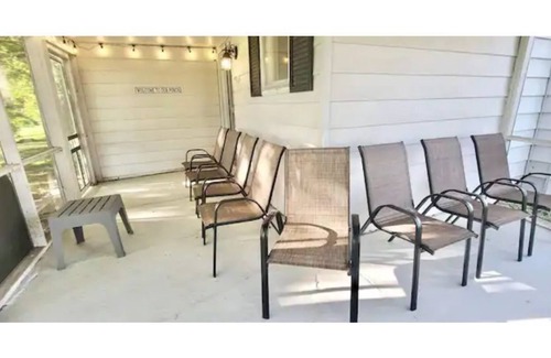 Farmington House | NEW! Original Farm House w/pool and tons of charm