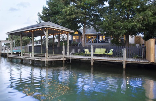 Slidell House | New Orleans Area Beautiful Waterfront Home 4BR with Private Boat Dock