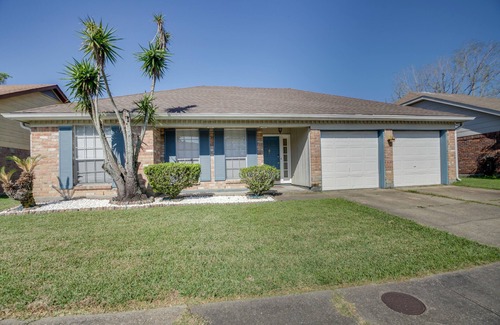 Old Aurora House | New Orleans Home w/Backyard Near French Quarter
