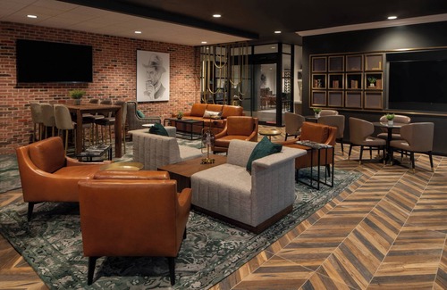 Arts/Warehouse District Hotel | New Orleans Marriott Warehouse Arts District