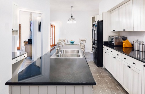 Slidell House | New Orleans Suburban Waterfront 5BR Home Sleeps 12 With Boat Dock