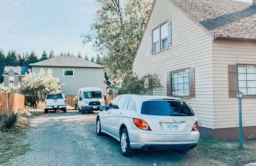 Corvallis House | NEW! OSU Campus Pet Friendly Family Home Boho Glamour