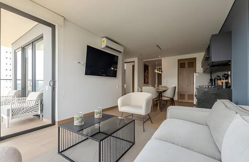 El Cabrero Apartment | NEW Panoramic view, Infinite Pool/Historic Center