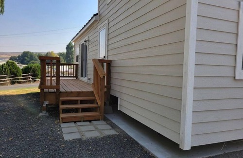 Moses Lake Cabin | New Park Model Home 1 @ the Potholes Reservoir