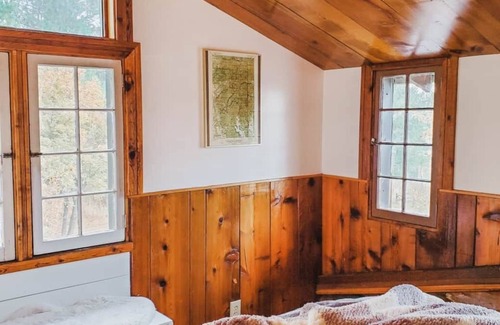 Chattaroy Cabin | NEW! Peaceful Cabin in the Woods
