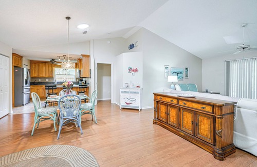Tall Pines House | New Port Richey Home w/Charcoal Grill Near Hiking