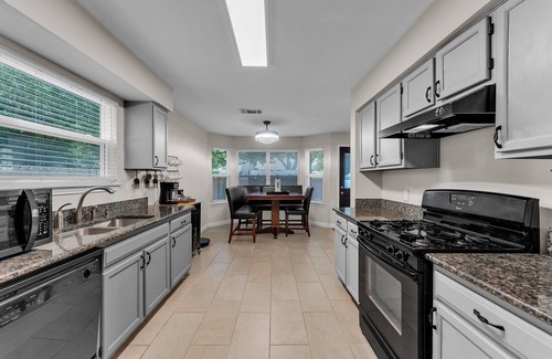 Greenslopes At Lake Creek House | NEW! Prime Round Rock, TX Getaway