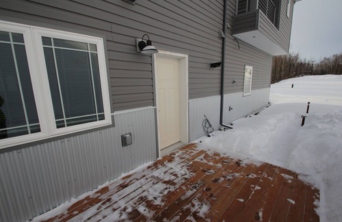 Badger House | New Property Fully ADA Accessible Sleeps 2 15 minutes from Downtown Fairbanks