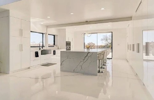 Ardmore House | New! Pure Luxury W Private Indoor Pool/Spa Near Sandy Beach!
