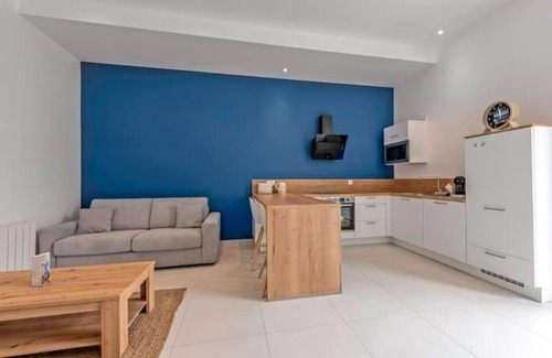 Saint-Pol-de-Leon Apartment | New, quiet, comfortable 3-star Meublé de Tourisme apartment.