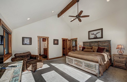 Sunny Slope Cabin | New Red Mtn Lodge - Minutes from Downtown Breck