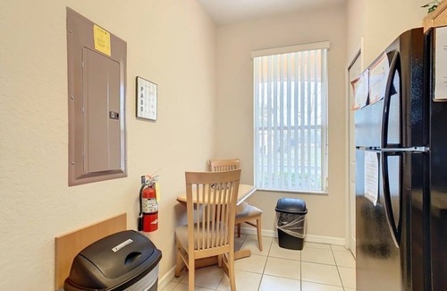 Kissimmee House | NEW! Regal Oaks Getaway: 4BR Home Close to Disney & Old Town