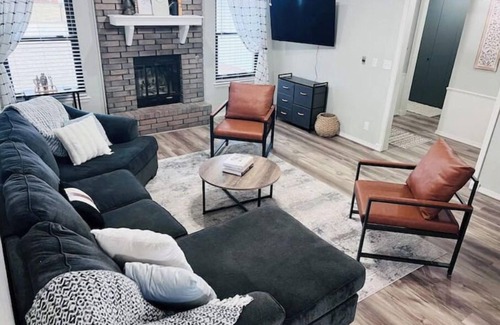 Enid House | New Remodel 3BD/2Bath Weekly/Monthly Discounts available