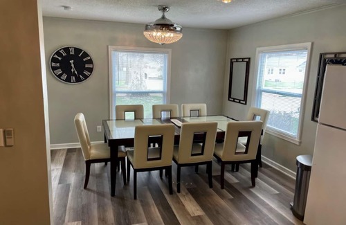 Urbandale House | NEW REMODEL! ARCADE GAMES, PNG PNG, SKEE BALL, ACCESS TO POOLS.WE HAVE IT ALL!